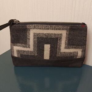 Pendleton Black and Gray Toiletry Bag